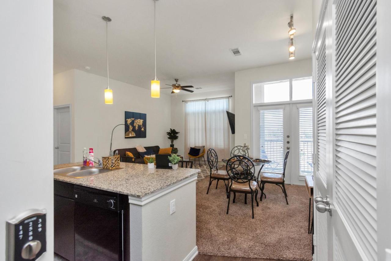 Charming Suite With Gym Near Nrg Medical Center ヒューストン エクステリア 写真