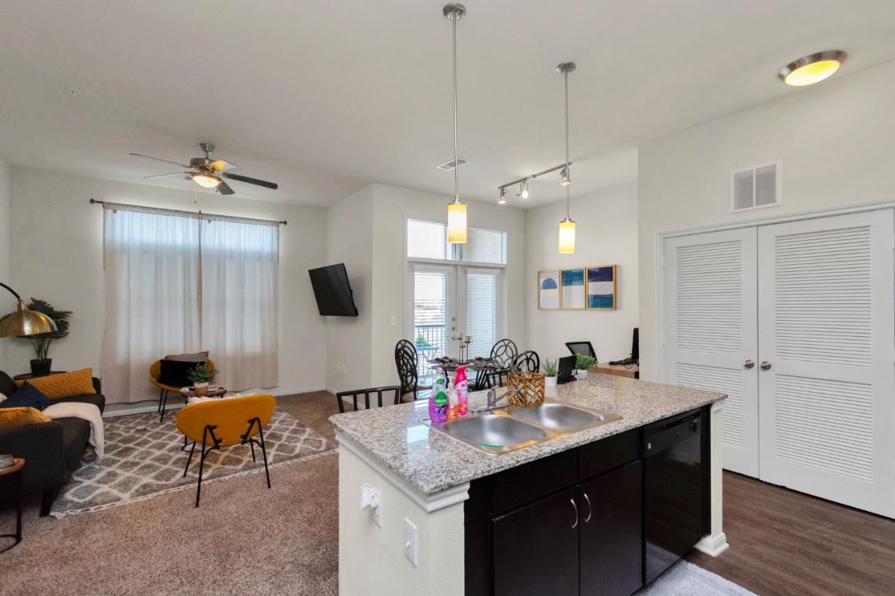 Charming Suite With Gym Near Nrg Medical Center ヒューストン エクステリア 写真